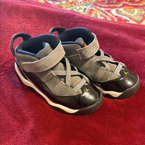 Toddler Jordans size 10